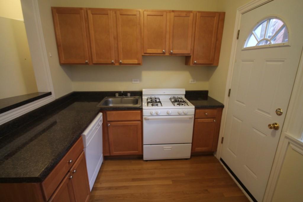 Building Photo - 723 W Barry Ave