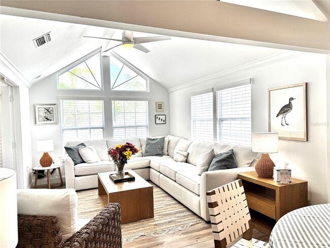 Building Photo - 701 Broadway St