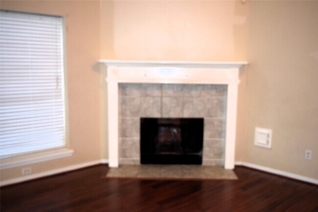 Building Photo - 8511 Cross Country Dr
