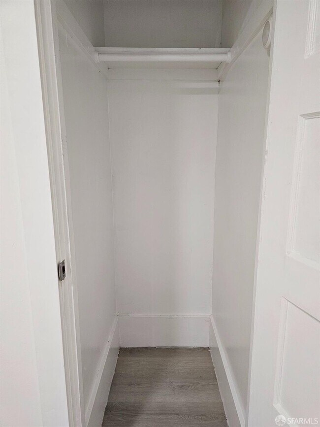 Building Photo - 615 15th Ave