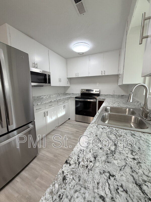 Building Photo - 288 W Diagonal