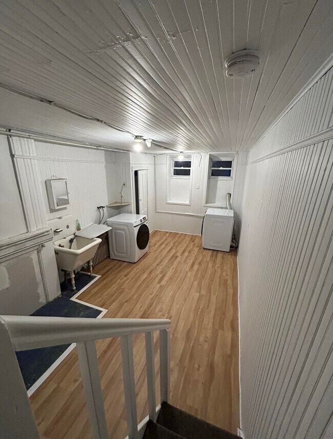 Building Photo - 307 71st St