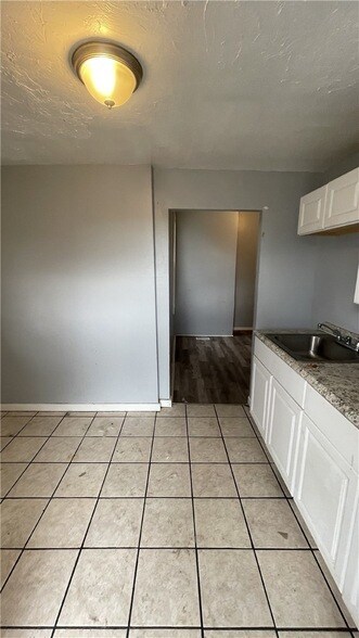 Building Photo - 139 N Water Ave