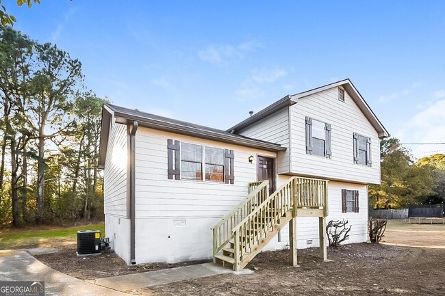 Building Photo - 2422 Range Heights Terrace