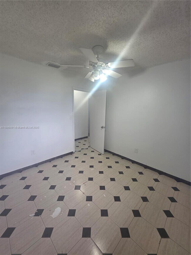 Building Photo - 11500 SW 181st Terrace