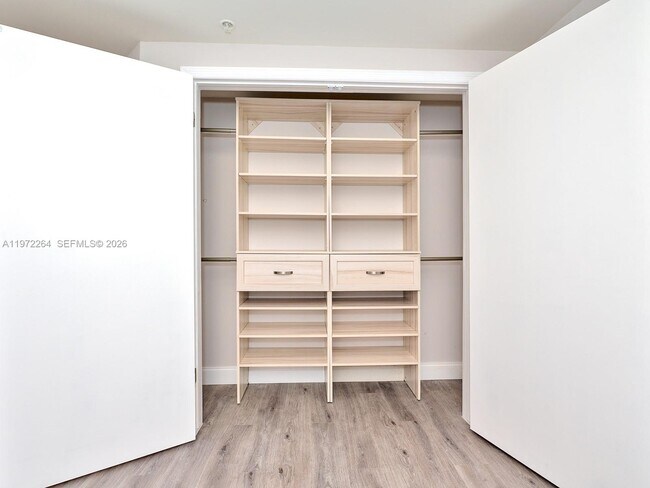 Building Photo - 2051 SE 3rd St