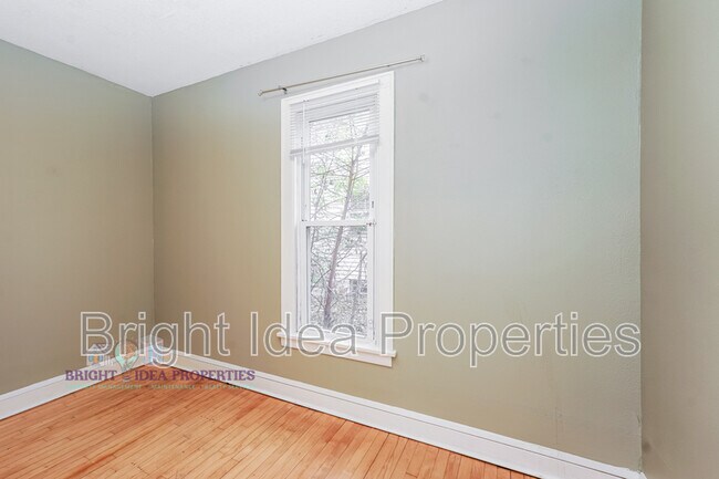 Building Photo - 3322 Clinton Ave