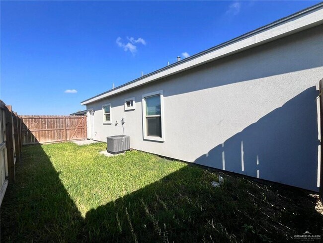 Building Photo - 12 Kentucky St