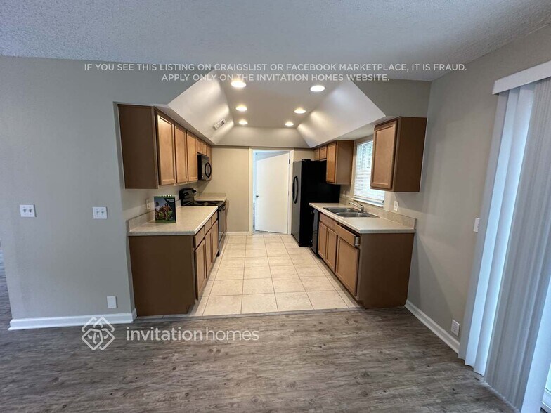 Building Photo - 646 Marlin Rd