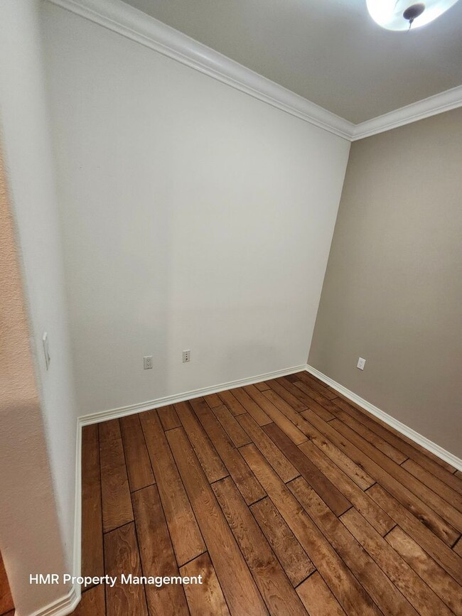 Building Photo - 2 bed 2.5 bath condominium at Lake at Waln...