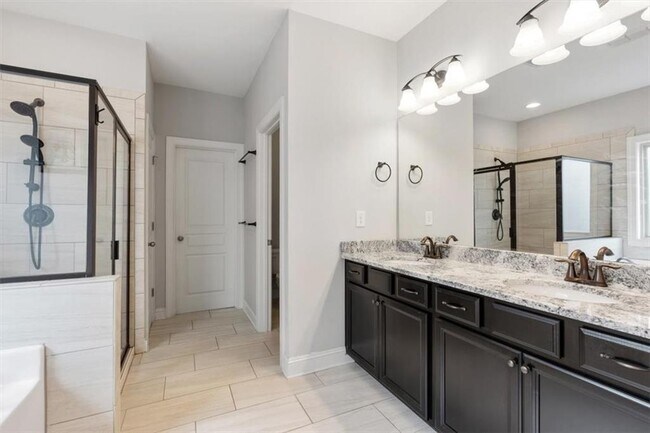 Building Photo - 204 Cardinal ln