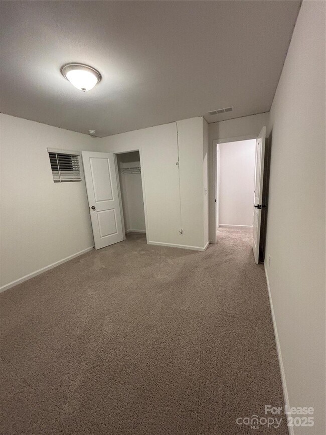 Building Photo - 5034 Falstone Dr