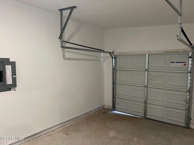 Building Photo - 13380 Soleen Rd