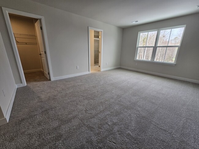 Building Photo - 209 Lograto Ln