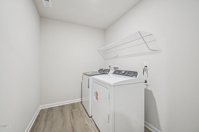 Building Photo - 721 Deschutes Dr