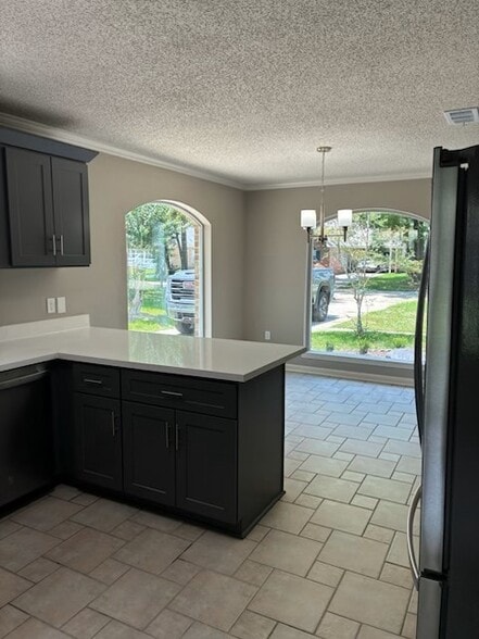 Building Photo - 7344 Robinson Dr