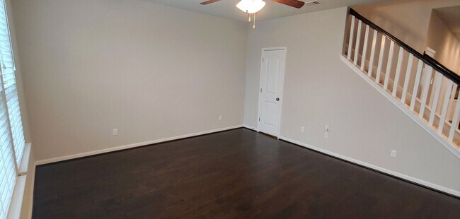 Building Photo - 7220 Wyoming Springs Dr