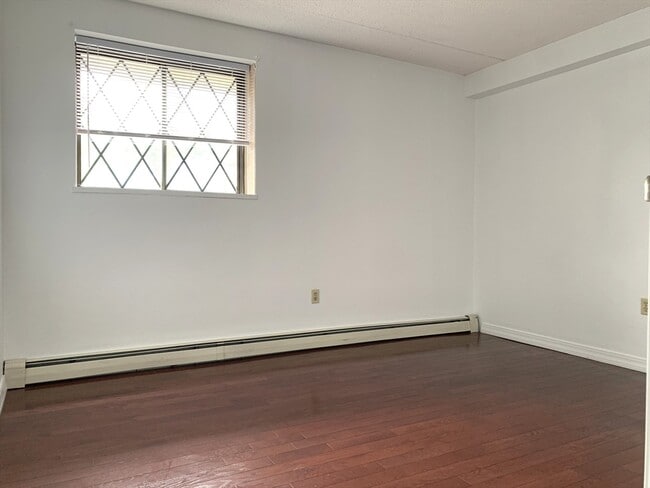 Building Photo - 301 Lowell St