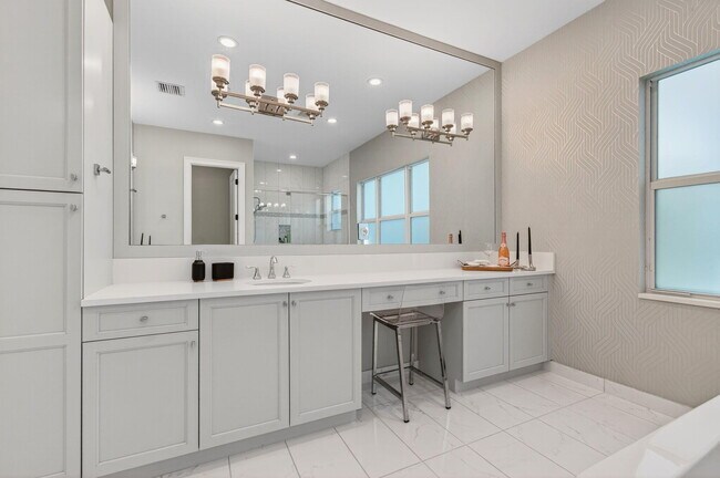 Building Photo - 19886 Meadowside Ln