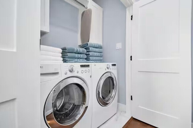 Building Photo - 3412 Dixie Dr