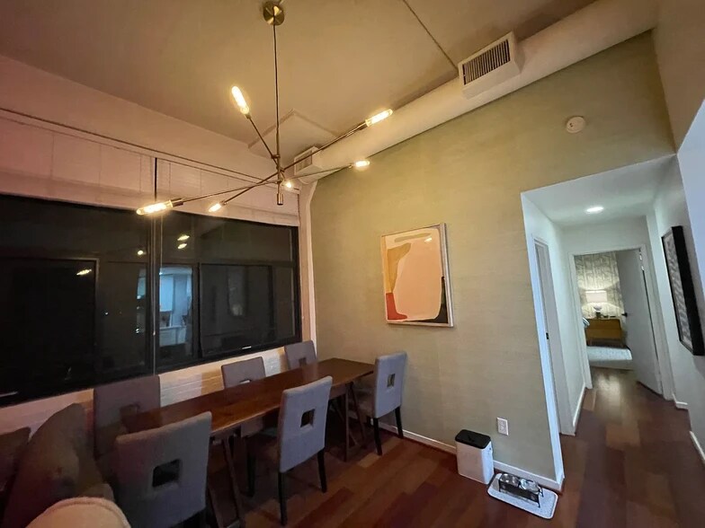 Building Photo - 2429 Locust St