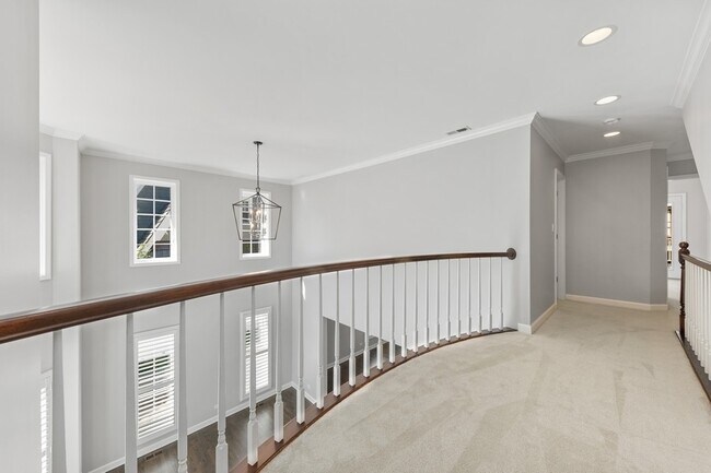 Building Photo - 544 Phillippa St