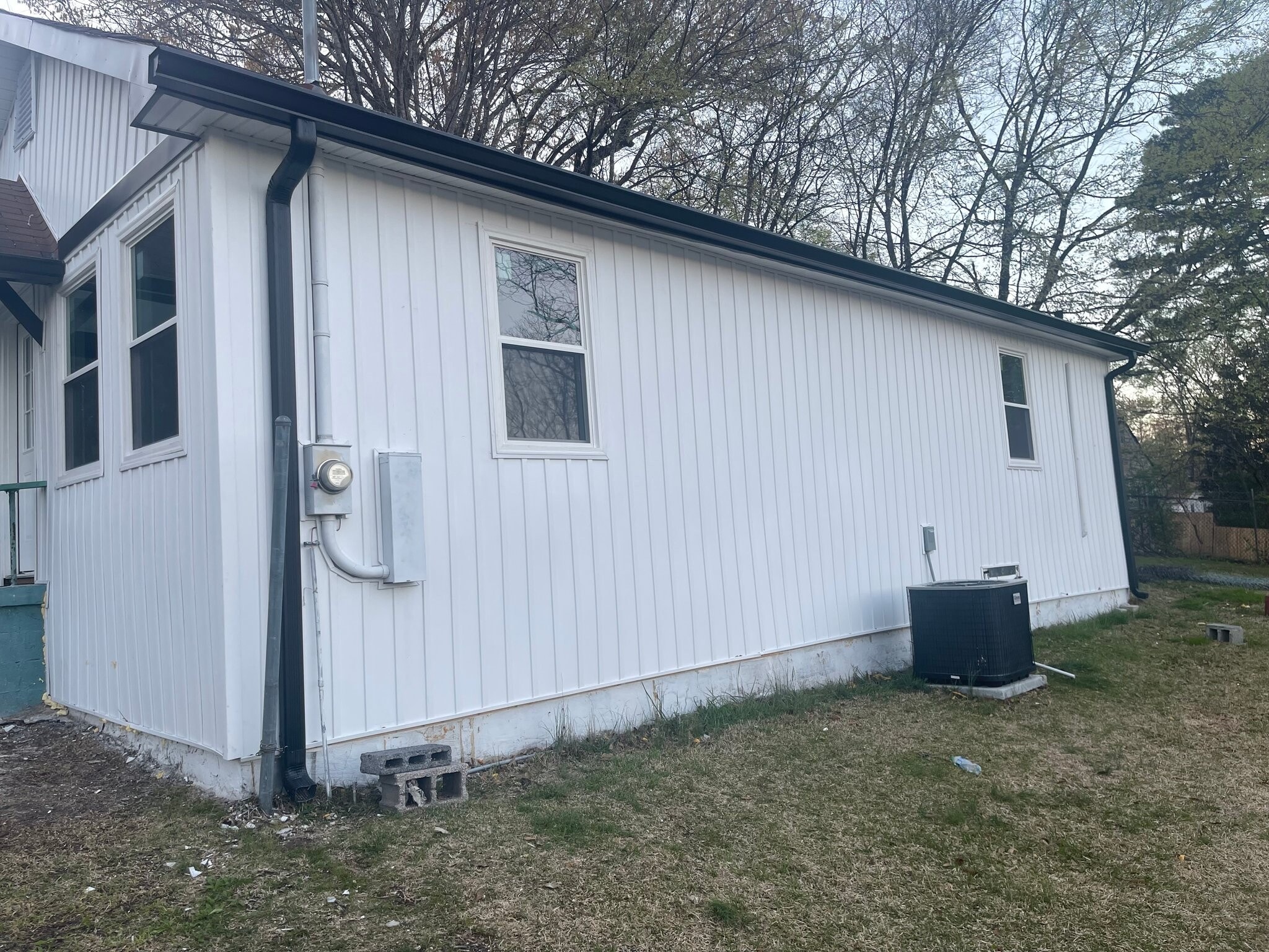 Building Photo - 609 Ledford St