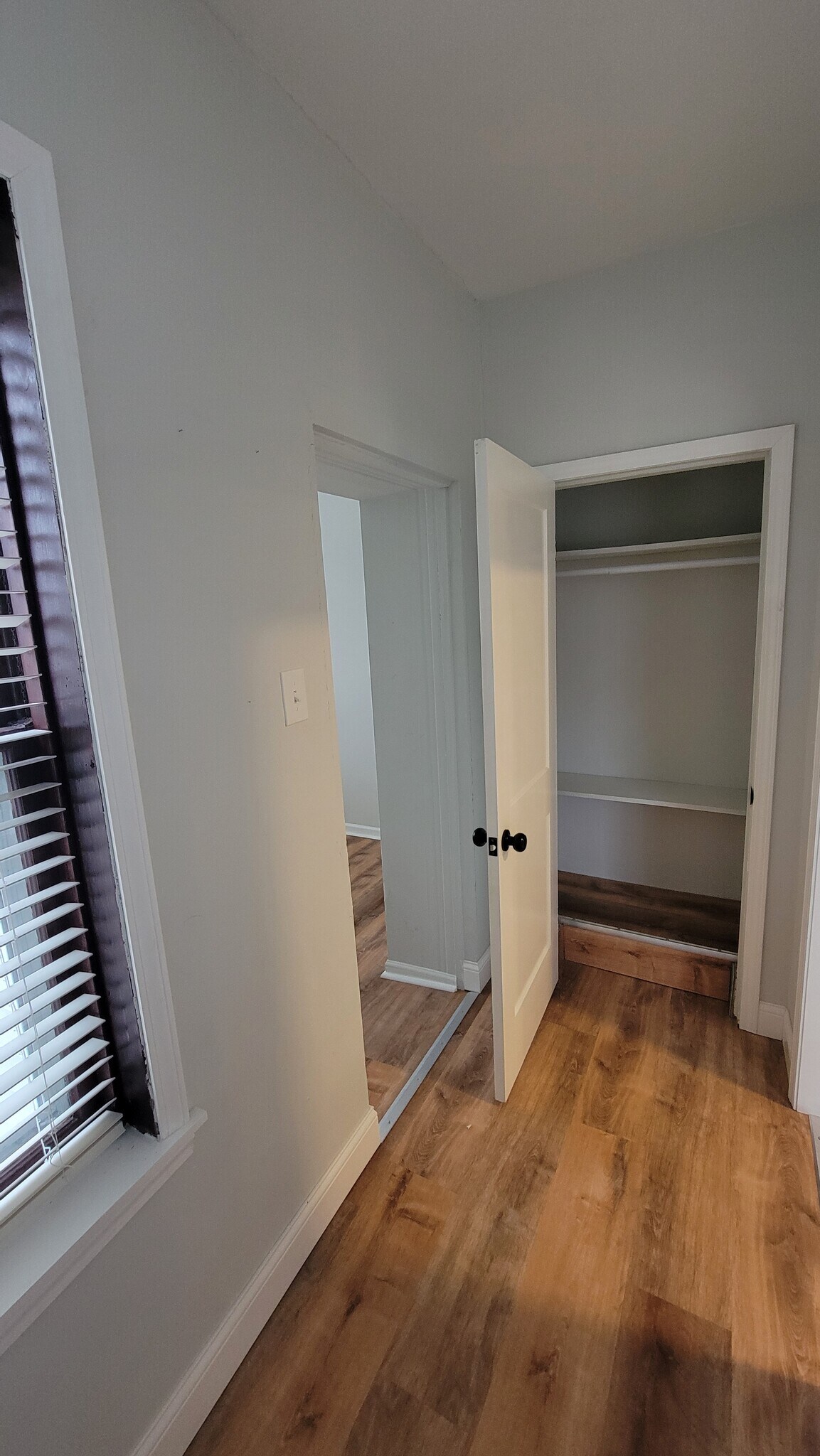 Building Photo - 5539 Holly Hills Ave