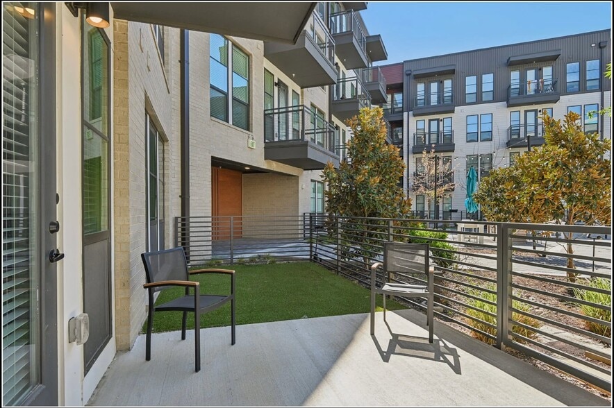 Building Photo - 2901 Lady Bettye Dr