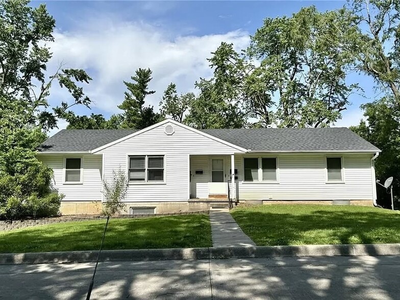 Building Photo - 310 S Clayton Ave