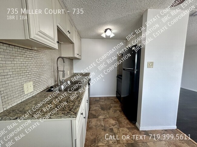 Building Photo - 735 Miller Ct