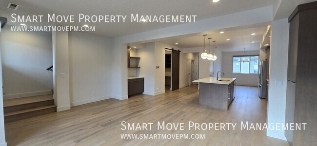 Building Photo - 3213 S Shadywood Way