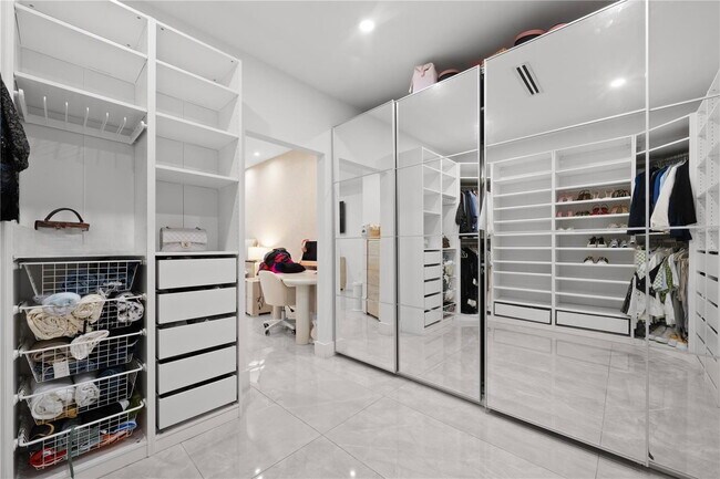 Building Photo - Southwest 150th Court, Miami, FL 33185 - 4 BR 2 BA single-family home