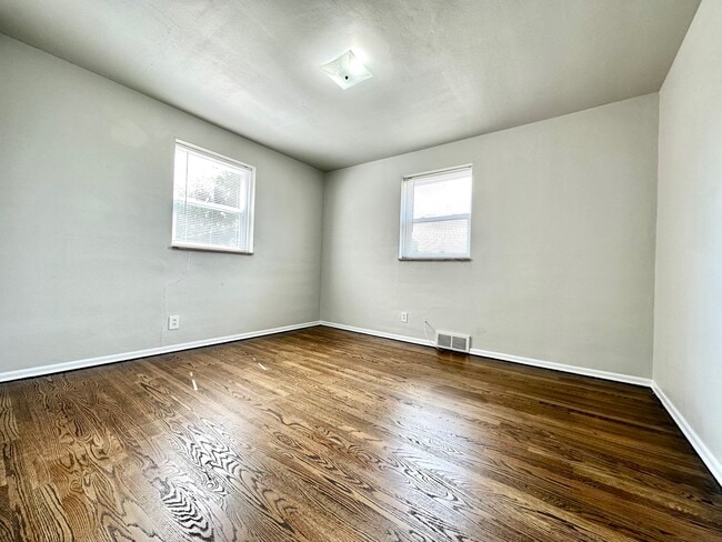 Building Photo - 2911 Lemay Ferry Rd