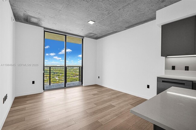 Building Photo - 307 SW 5th St