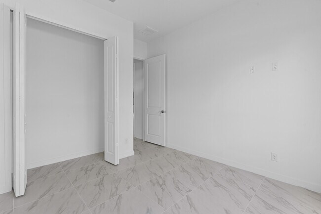 Building Photo - 710 Eisenhower Blvd