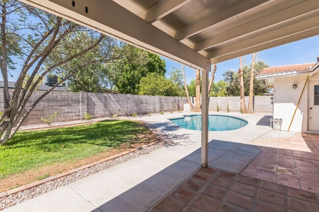 Building Photo - Charming 3BR House in Scottsdale with new ...