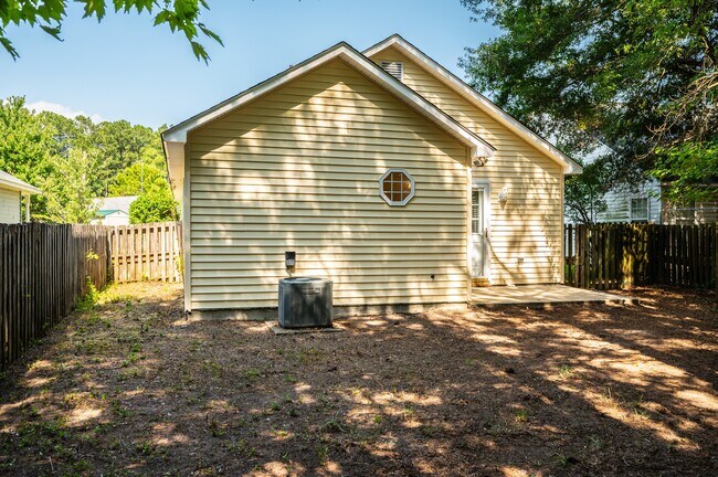 Building Photo - 212 Forest Park Dr