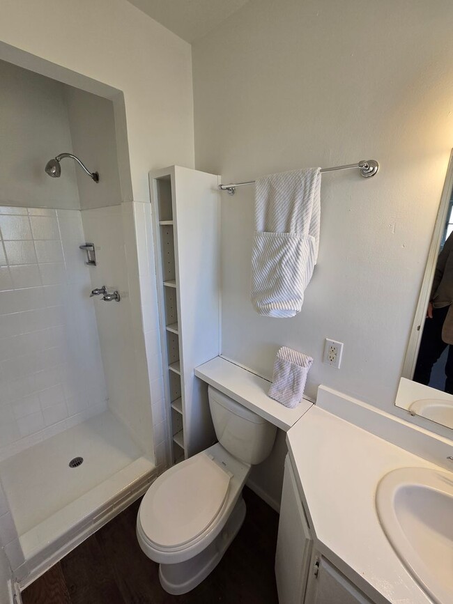 Building Photo - Centrally located in the NE Heights 4 bedroom, 1 3/4 Bath 1900 square feet.