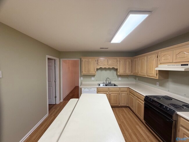 Building Photo - 313 Woodridge Dr SW