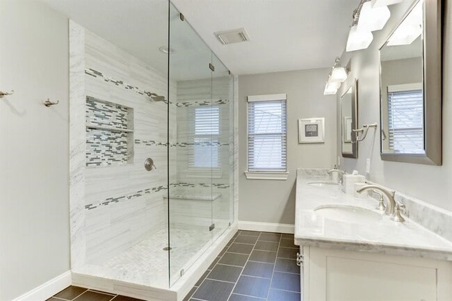 Building Photo - 248 Westcott St