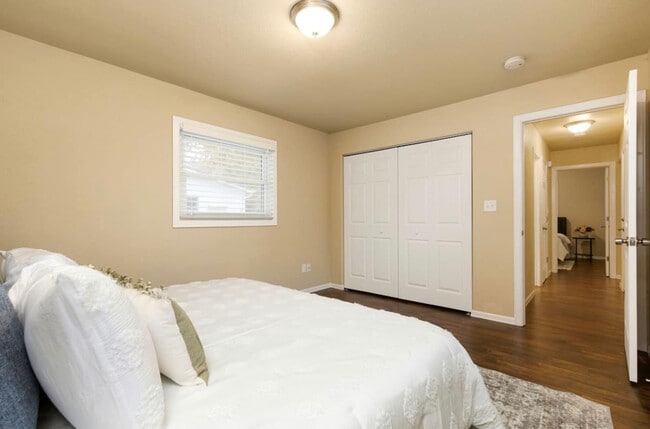 Building Photo - 2720 2nd Ave N