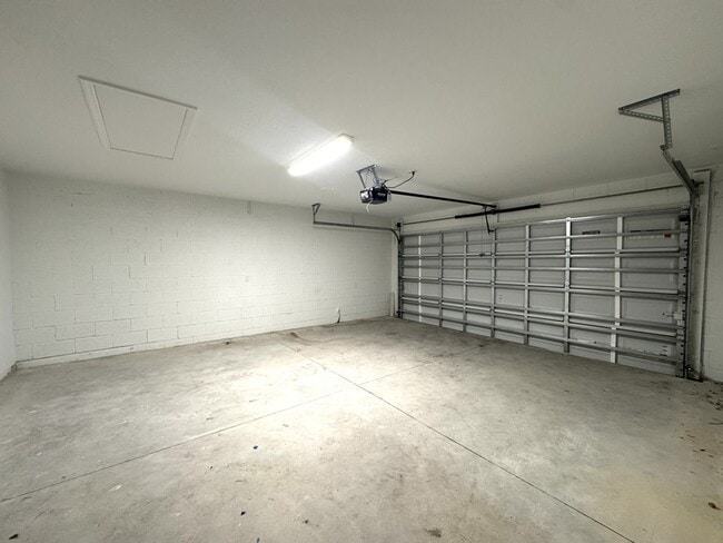 Building Photo - 115 N Hillside Ave