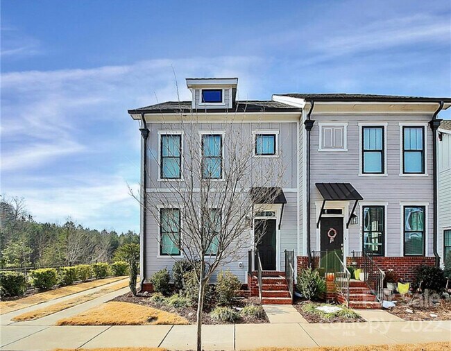 Primary Photo - 109 Mint Ave