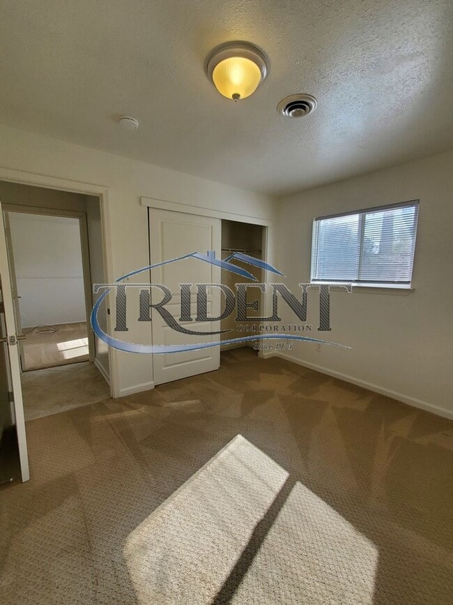 Building Photo - Cute 3 bedroom, 2 bath house