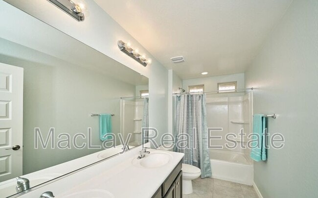 Building Photo - 2415 E Runaway Bay Pl