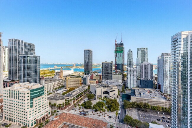 Building Photo - 225 N Miami Ave