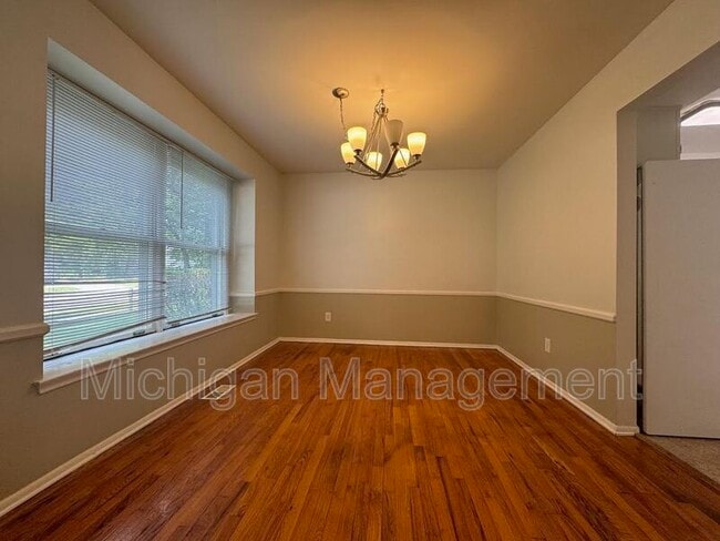 Building Photo - 3324 Bluett Rd