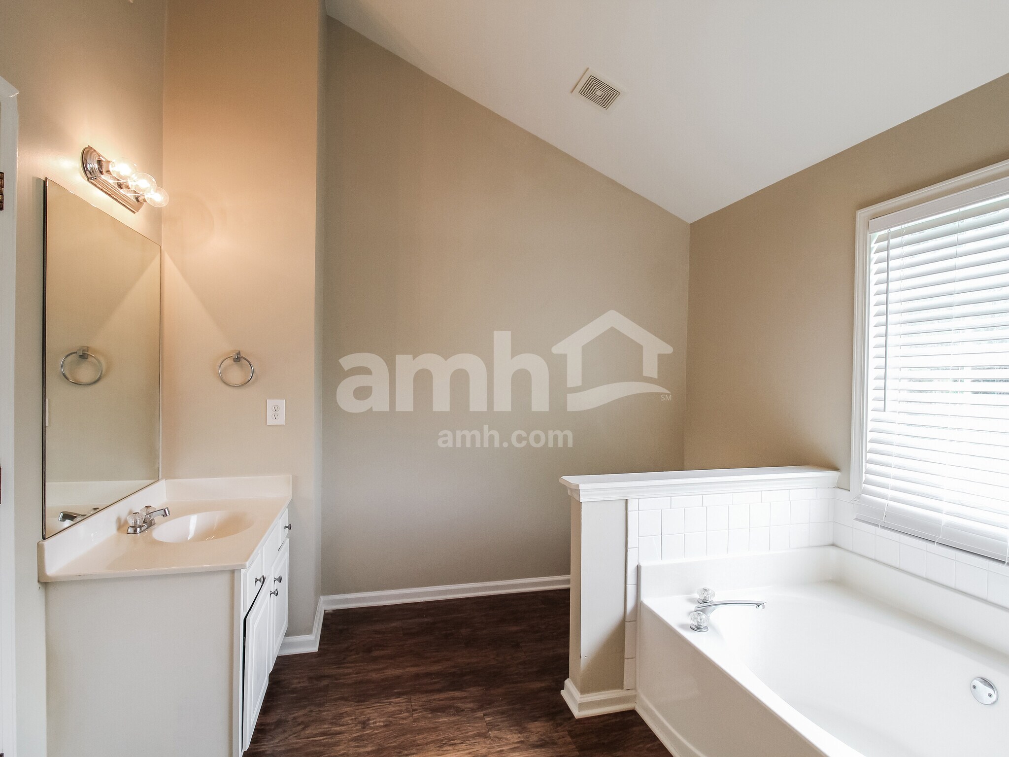 Building Photo - 962 Garden Meadows Cir