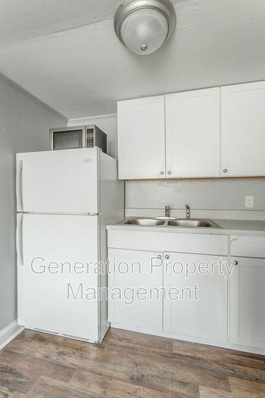 Building Photo - 311 Hedgewood Dr